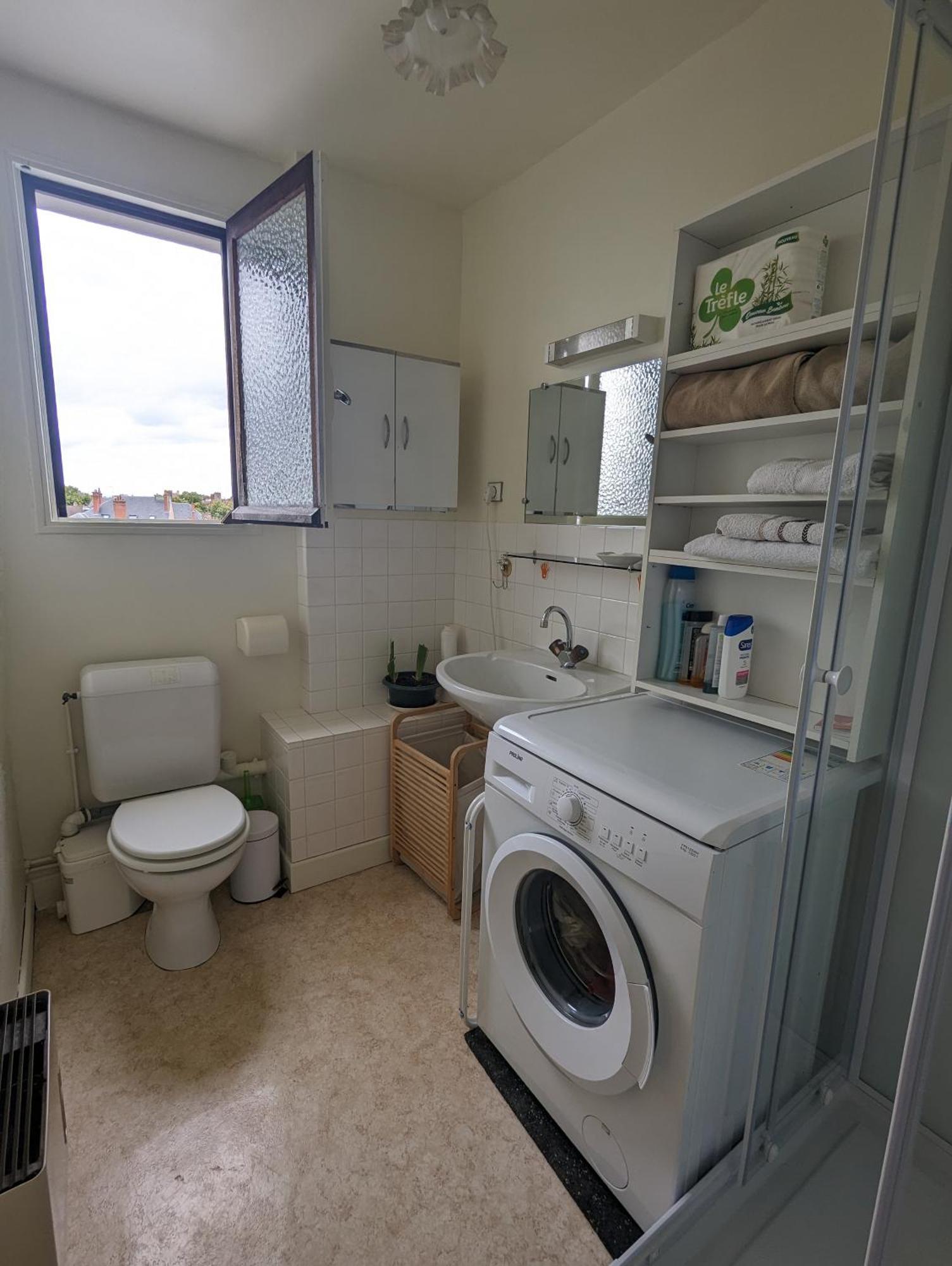 Studio 63M2 3Eme Etage Ou Chambre Dans Appartement 2Eme Etage Pour Sejours A Moulins Moulins  Esterno foto